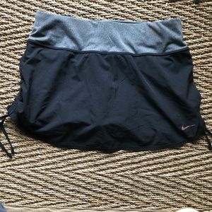 Nike Dry-fit run skirt/skort, black/gray, XS